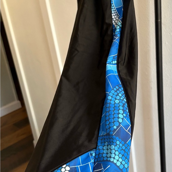 Plus Size 2X Blue Geometric Swim Tank & Capri Set Lined Swim Leggings - Picture 8 of 9